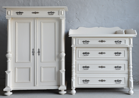 Willkommen im Babyzimmer-Kinderzimmer- Wickelkommoden-Antik und weitere